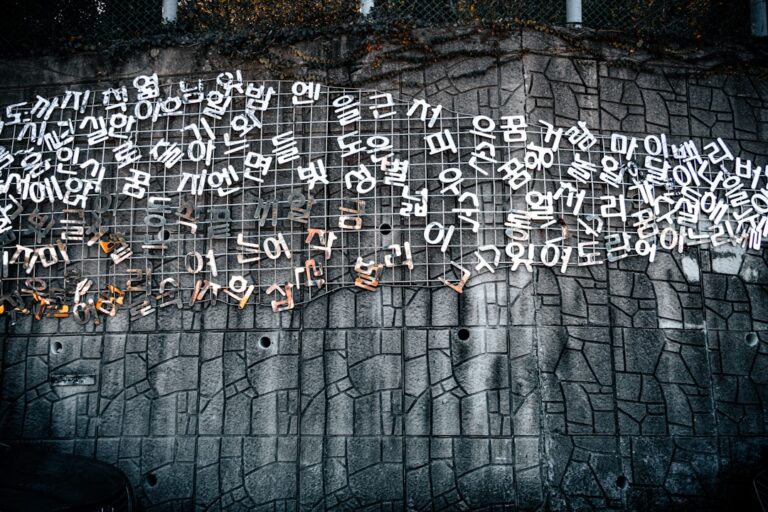 Języki na skraju wymarcia: Wyzwanie dla dziedzictwa kulturowego 1 Photo Languages at the brink of extinction